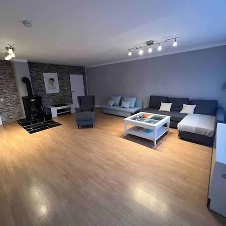 70 Qm Mit Kamin Und Balkon