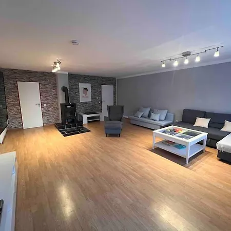 70 Qm Mit Kamin Und Balkon *
