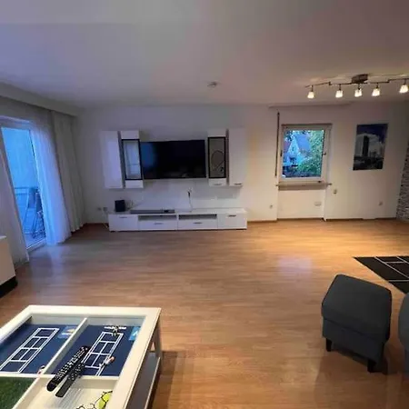 70 Qm Mit Kamin Und Balkon *
